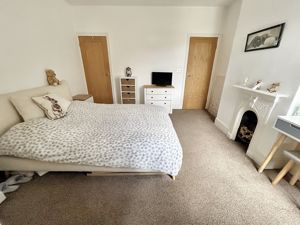 Bedroom- click for photo gallery